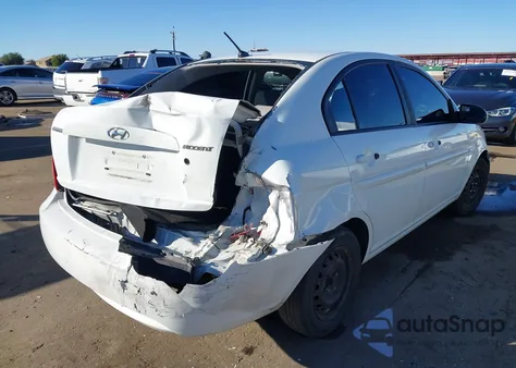 2009 Hyundai Accent Gls z USA, uszkodzony, nr VIN KMHCN46CX9U375046